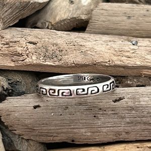 Sterling Silver Greek Key-Motif Ring Band, hallmarked.